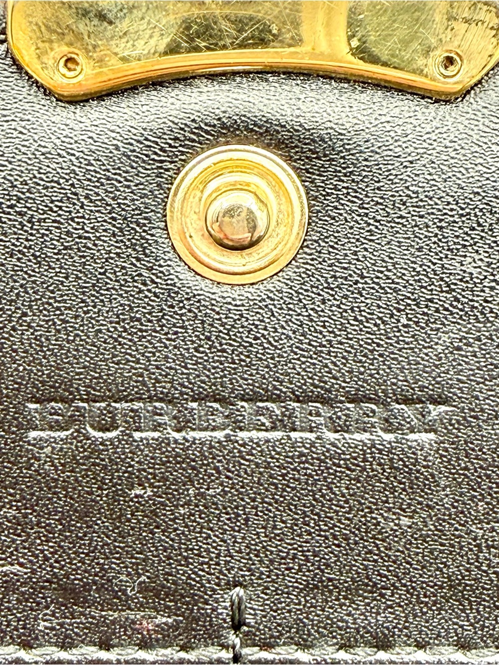 Burberry Embossed Pattern Black Leather Wallet | New Zipper Pull - Picture 5 of 16